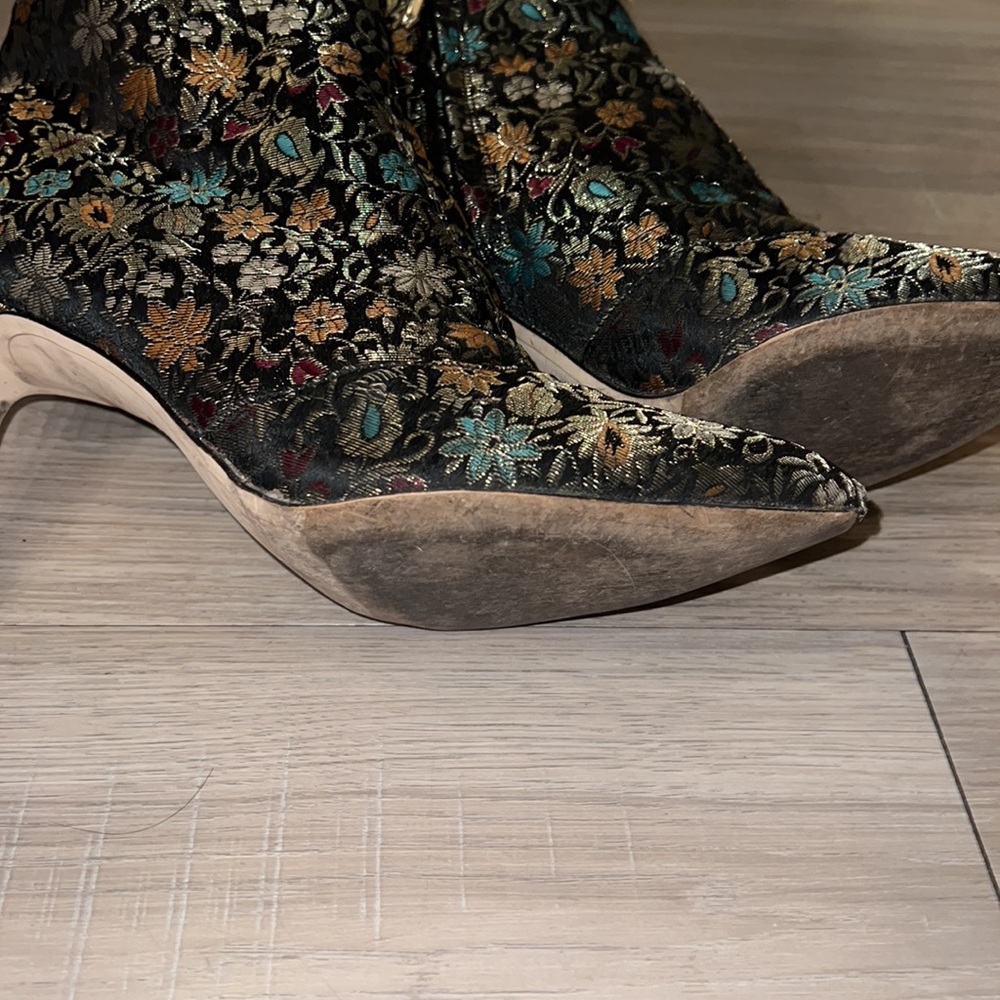 SAM EDELMAN OLETTE BLACK/GOLD BROCADE BOOTIE - Picture 4 of 5